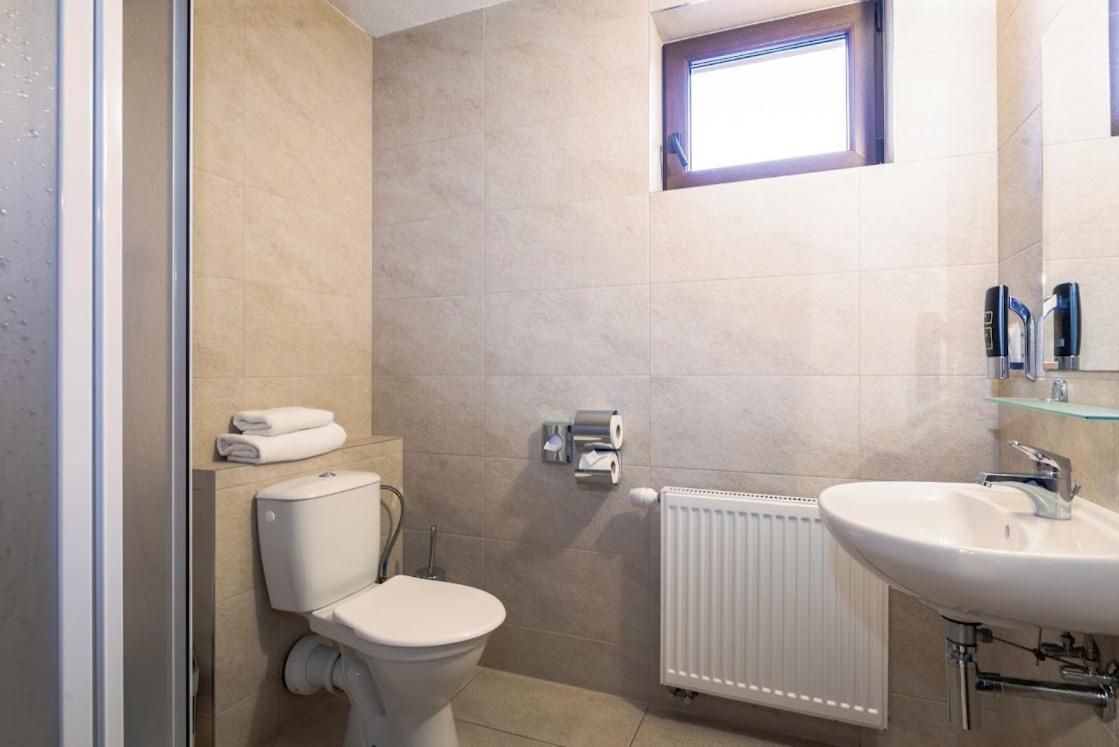 Apartmanovy Dom Vila Maros Pavčina Lehota Exterior foto