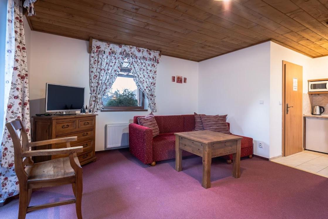 Apartmanovy Dom Vila Maros Pavčina Lehota Exterior foto
