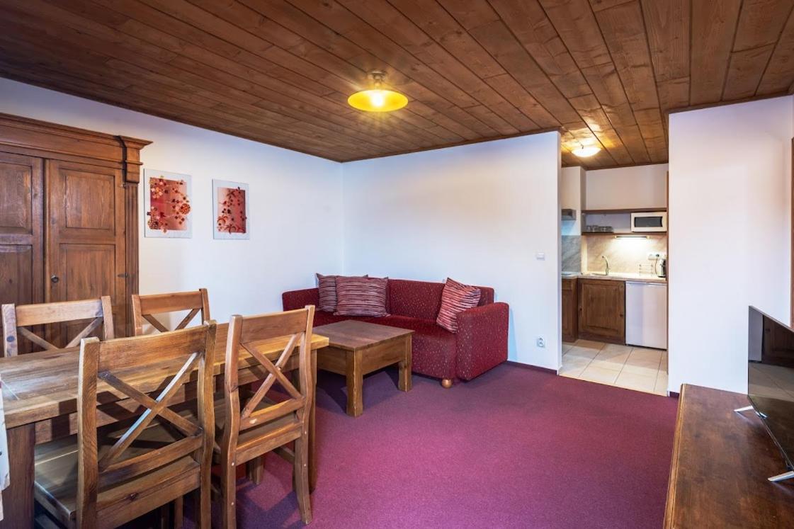 Apartmanovy Dom Vila Maros Pavčina Lehota Exterior foto