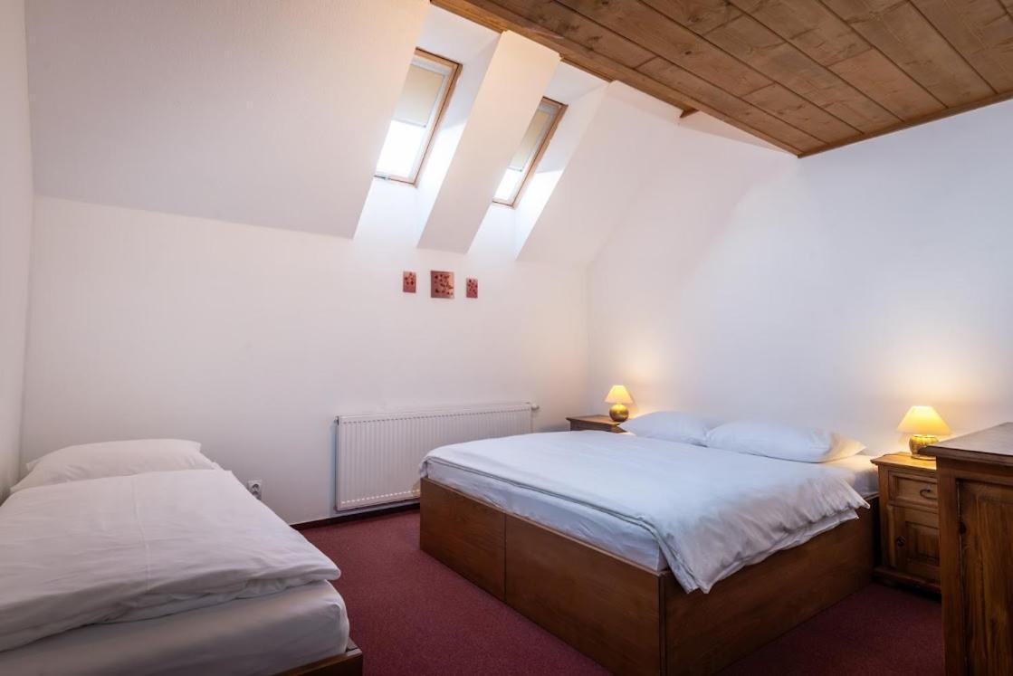 Apartmanovy Dom Vila Maros Pavčina Lehota Exterior foto